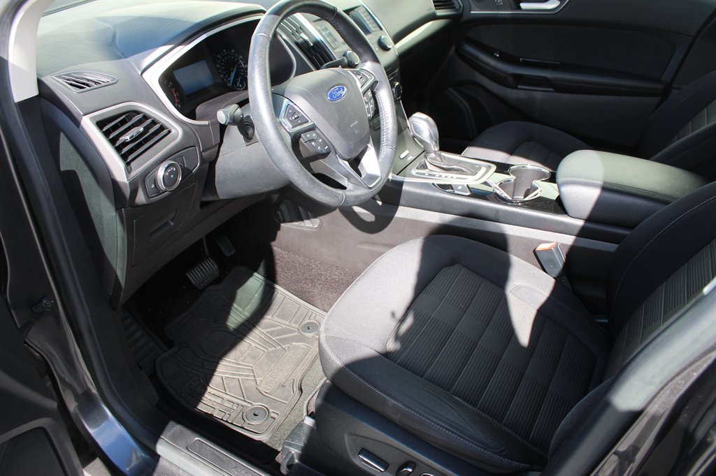 2017 Ford Edge - $11,500