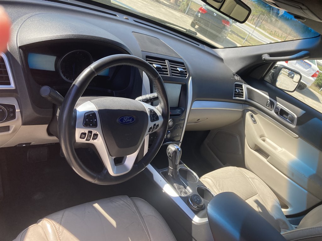 2013 Ford Explorer XLT photo