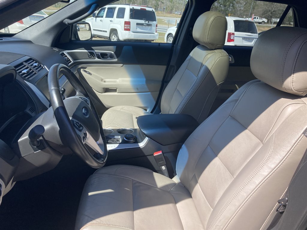 2013 Ford Explorer XLT photo