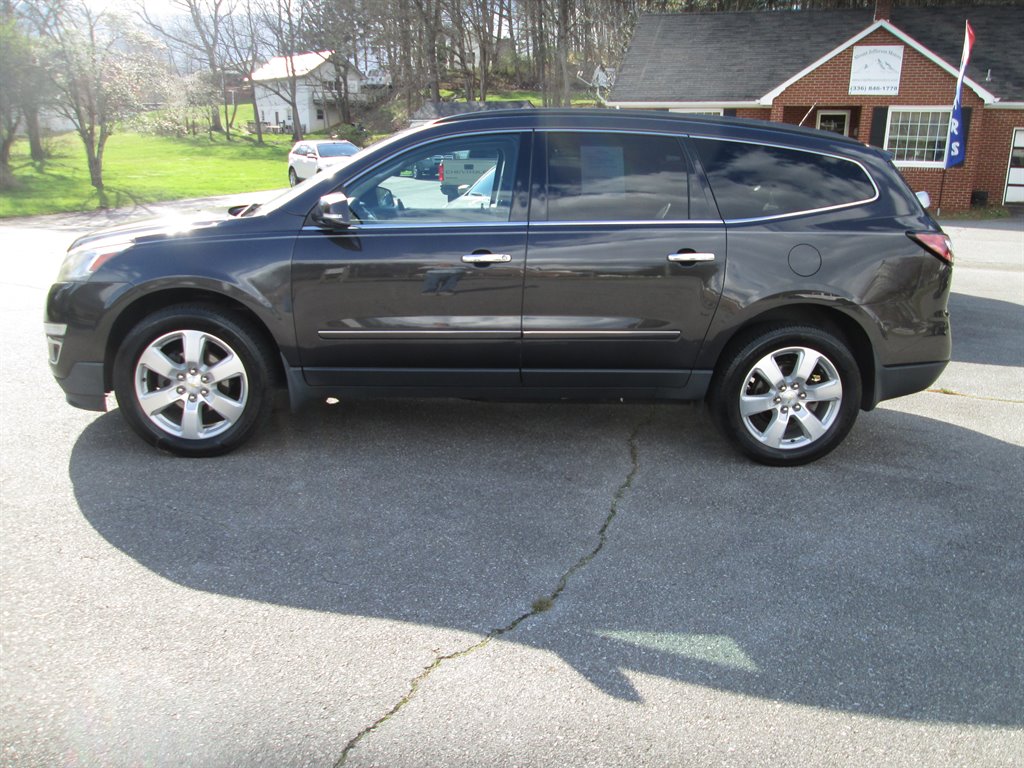 2017 Chevrolet Traverse - $11,990