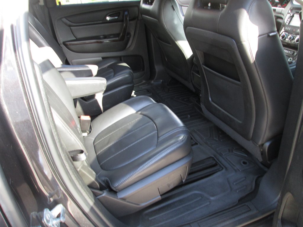 2017 Chevrolet Traverse - $11,990