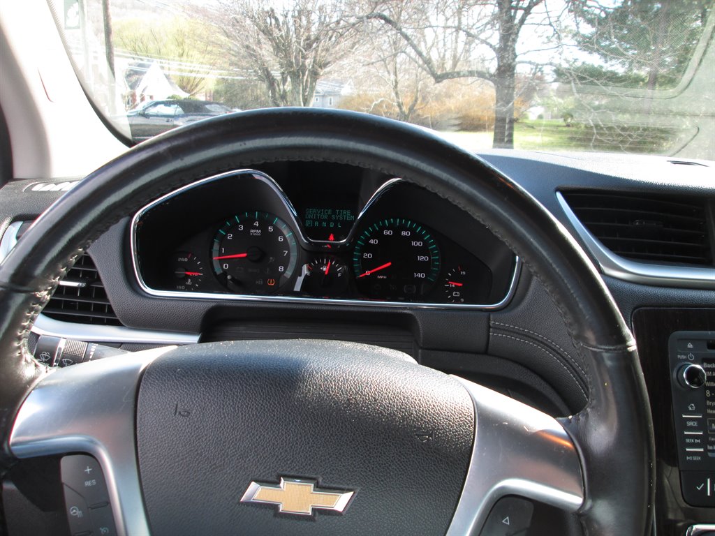 2017 Chevrolet Traverse - $11,990