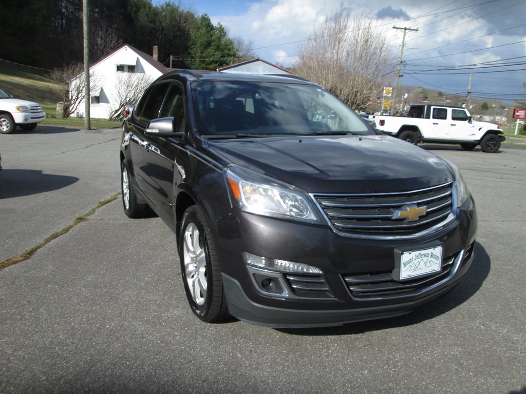 2017 Chevrolet Traverse - $11,990