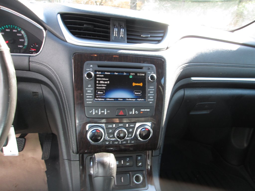2017 Chevrolet Traverse - $11,990