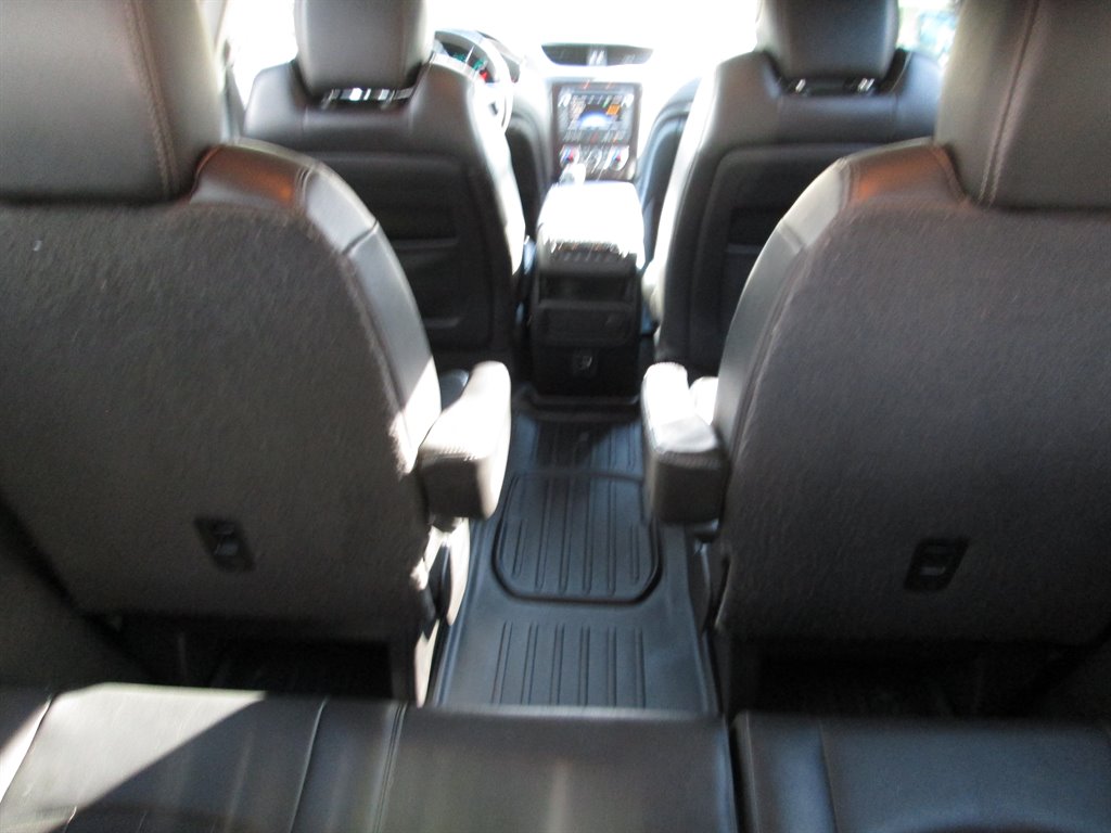 2017 Chevrolet Traverse - $11,990