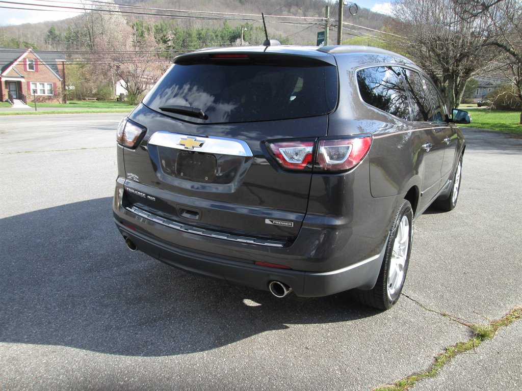 2017 Chevrolet Traverse - $11,990