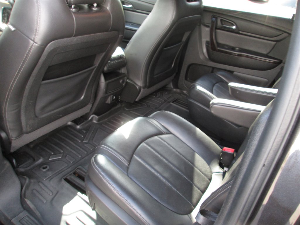 2017 Chevrolet Traverse - $11,990