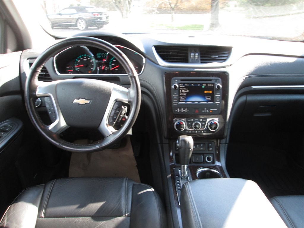 2017 Chevrolet Traverse - $11,990