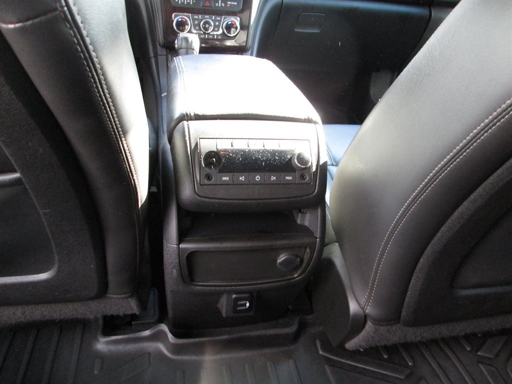 2017 Chevrolet Traverse - $11,990