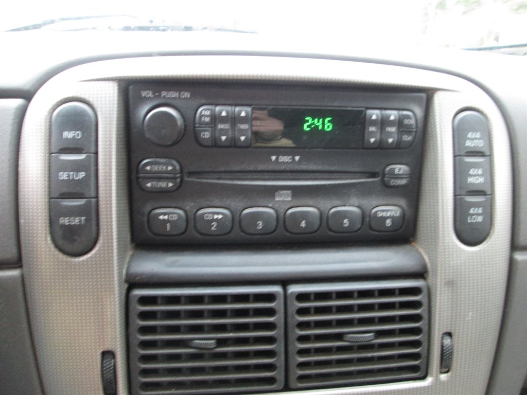 2005 Ford Explorer XLT photo