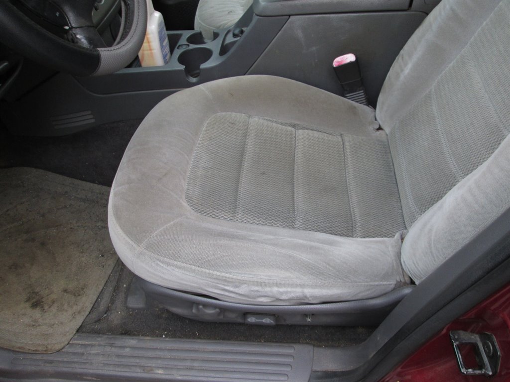 2005 Ford Explorer XLT photo