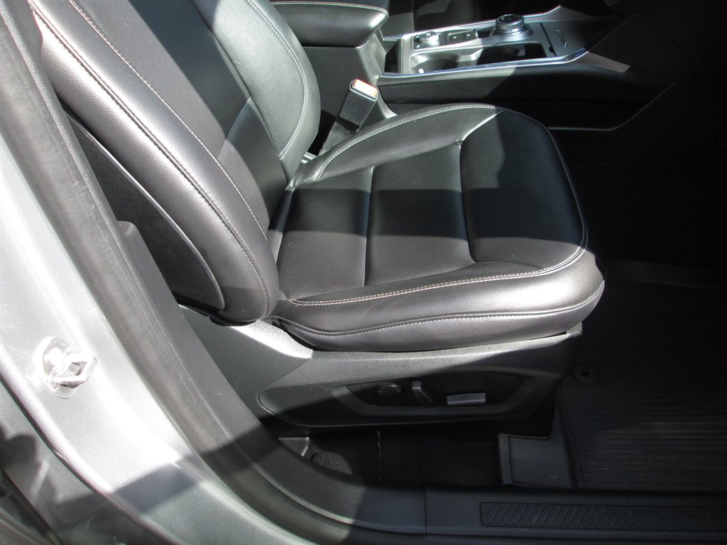 2020 Ford Explorer - $25,990