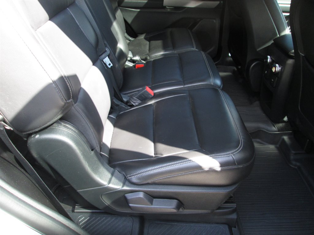 2020 Ford Explorer - $25,990