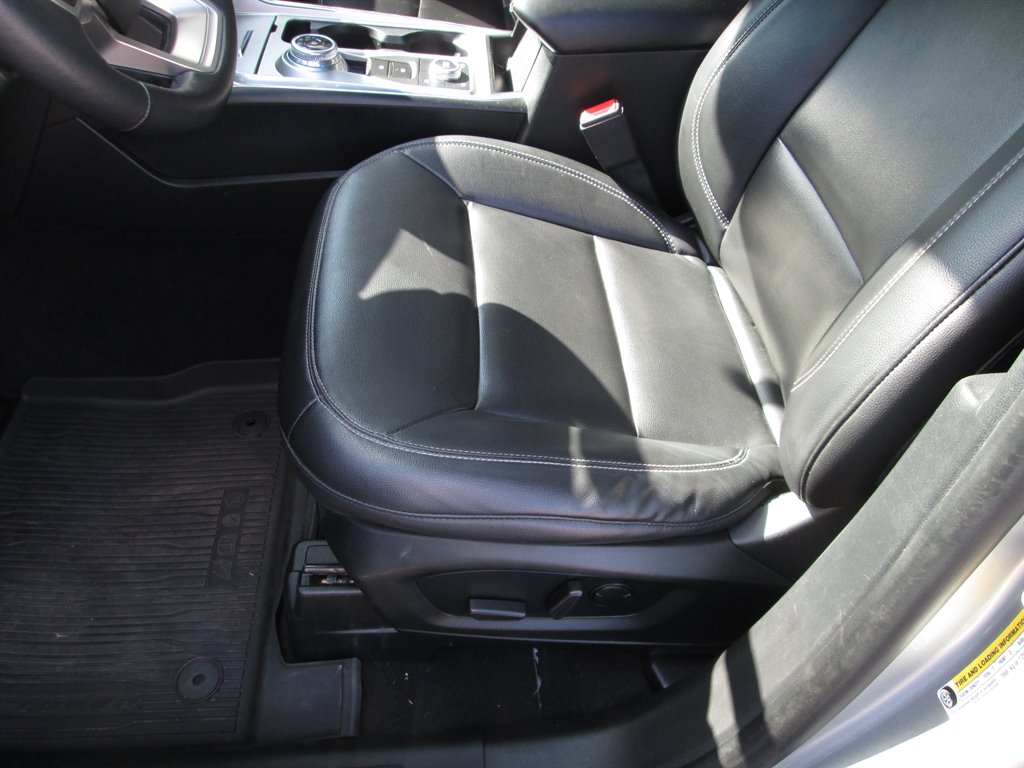 2020 Ford Explorer - $25,990