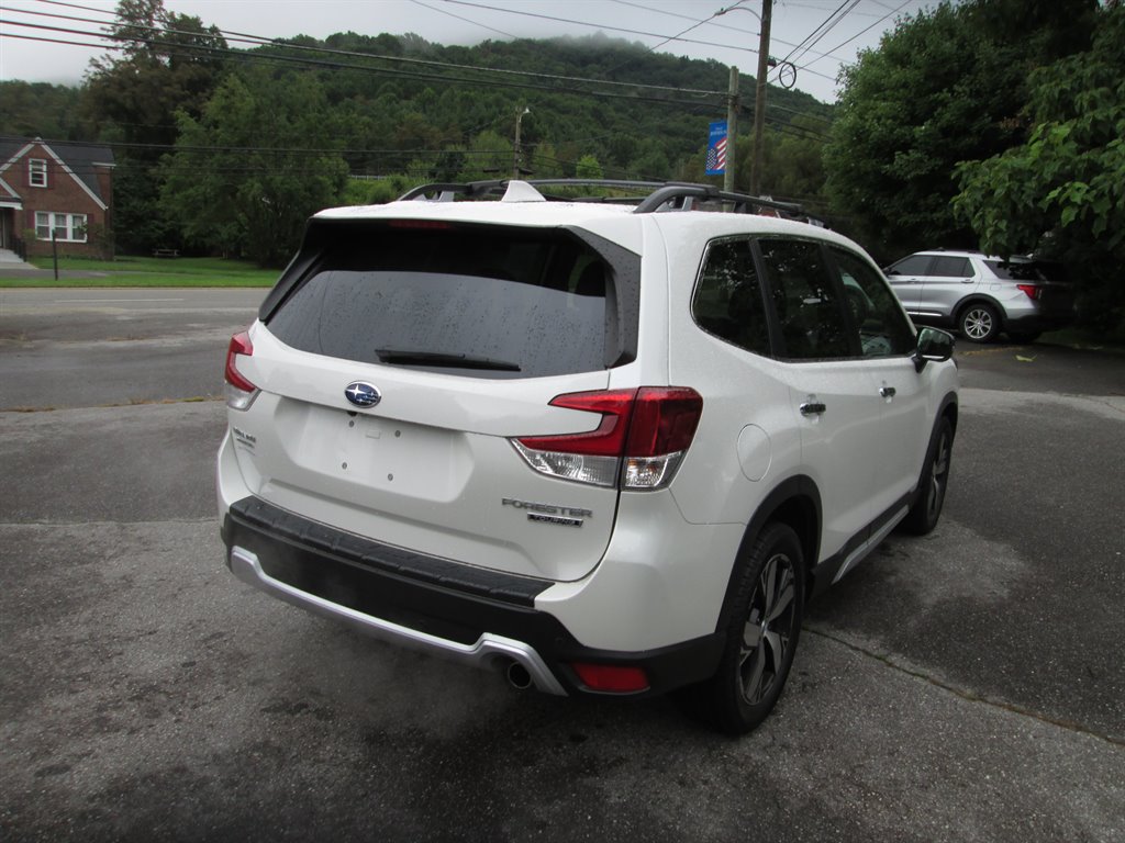 2019 Subaru Forester - $24,499