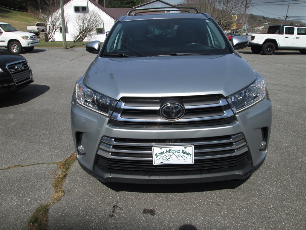 2018 Toyota Highlander - $29,990