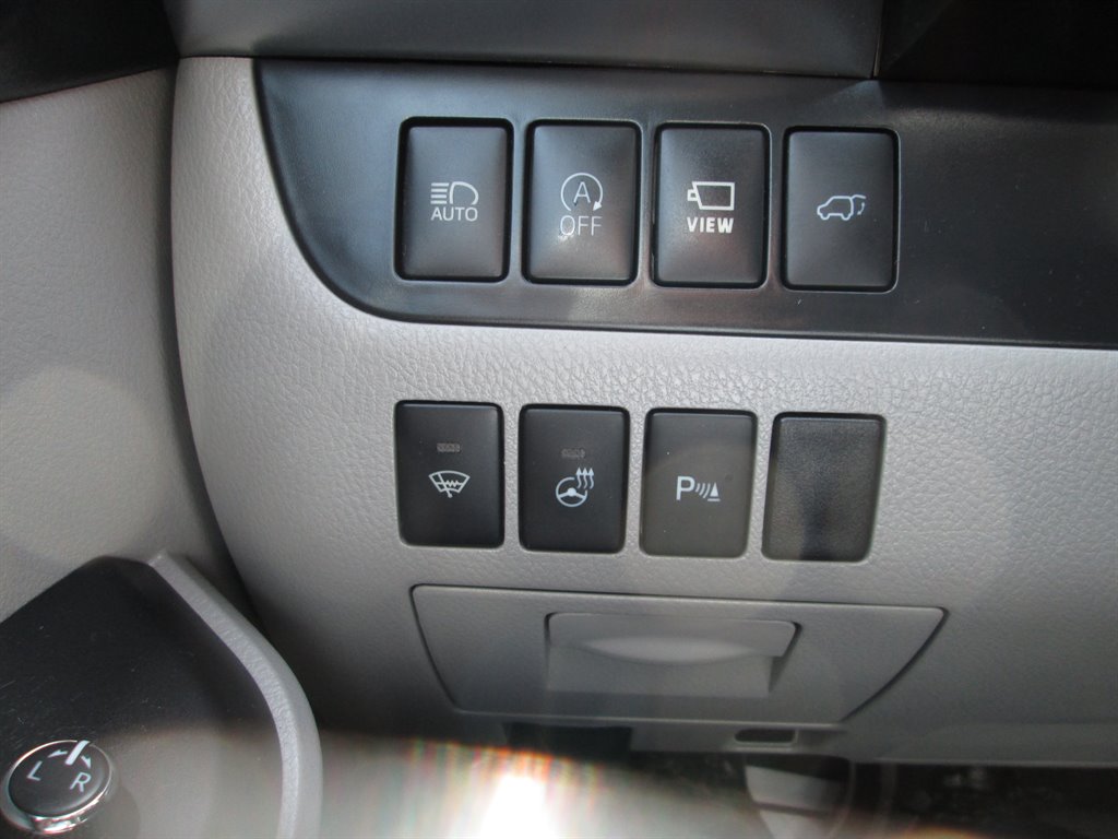 2018 Toyota Highlander - $29,990