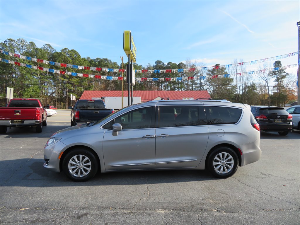 2019 Chrysler Pacifica Touring L photo