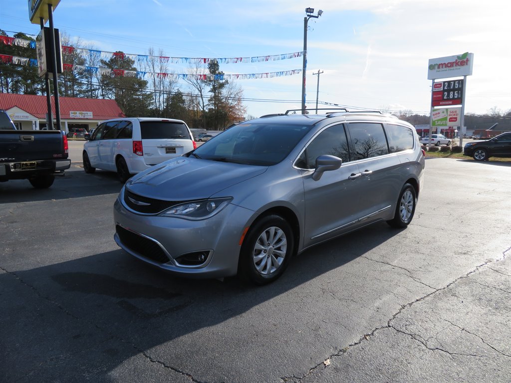 2019 Chrysler Pacifica Touring L photo