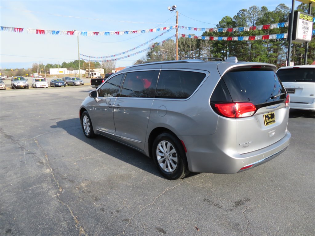 2019 Chrysler Pacifica Touring L photo