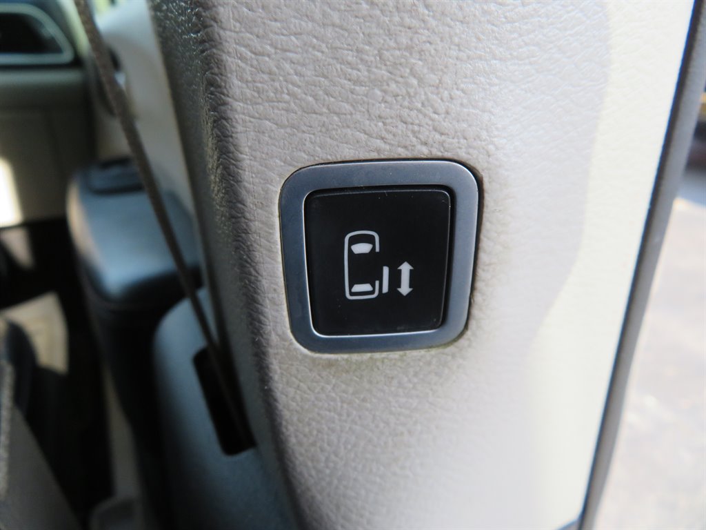 2019 Chrysler Pacifica Touring L photo