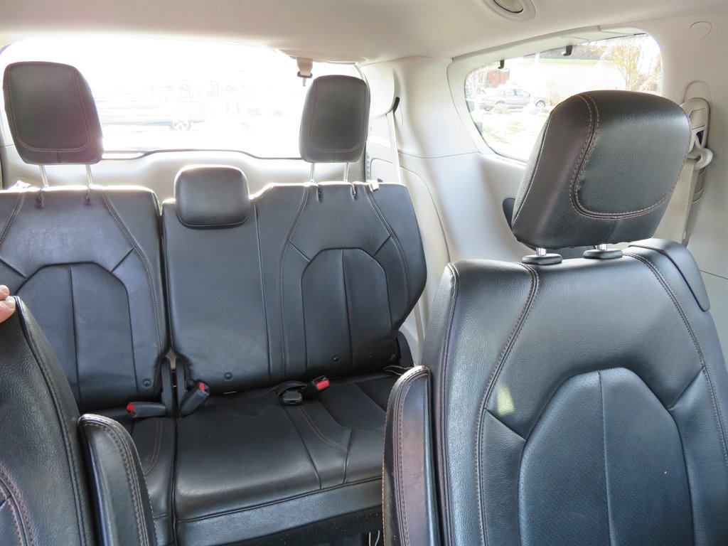 2019 Chrysler Pacifica Touring L photo