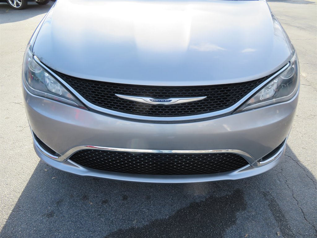 2019 Chrysler Pacifica Touring L photo