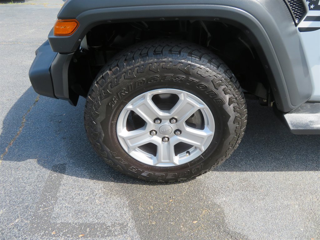 2018 Jeep Wrangler - $18,999