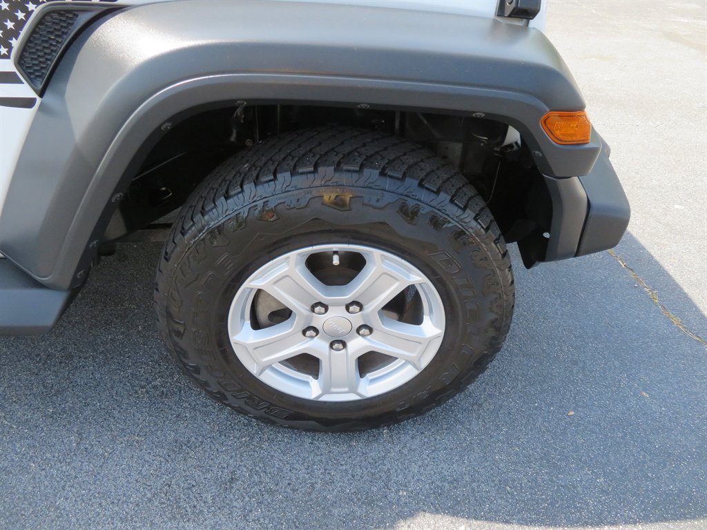 2018 Jeep All-New Wrangler Unlimited Sport photo
