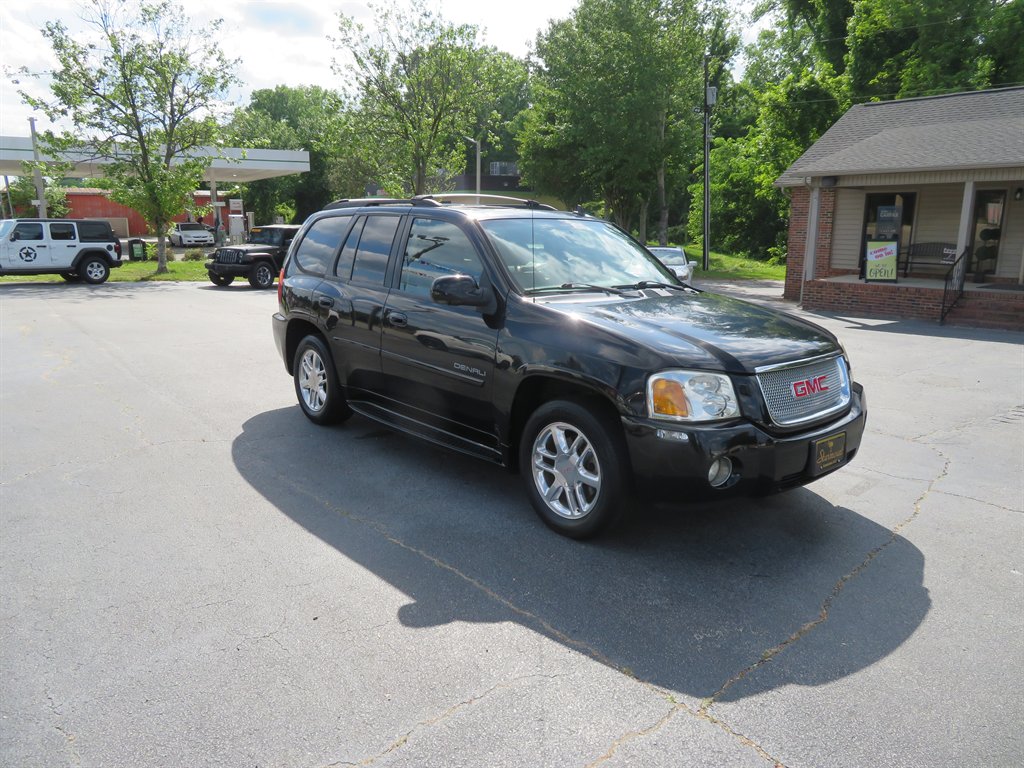 2007 GMC Envoy Denali photo