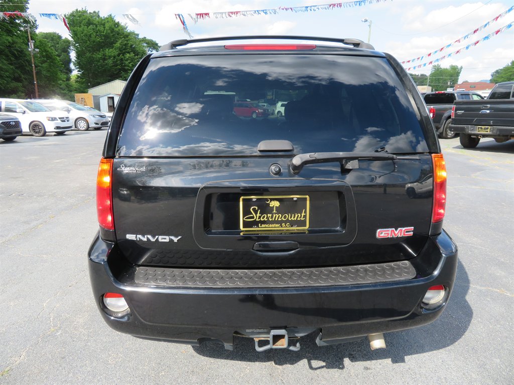 2007 GMC Envoy Denali photo