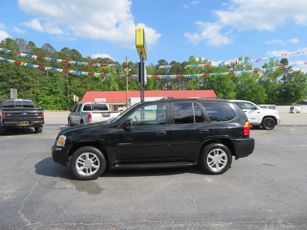 2007 GMC Envoy Denali photo