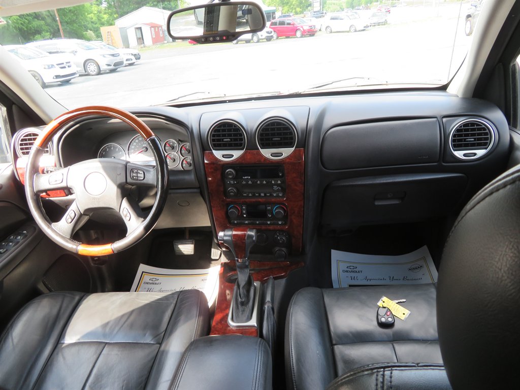 2007 GMC Envoy Denali photo