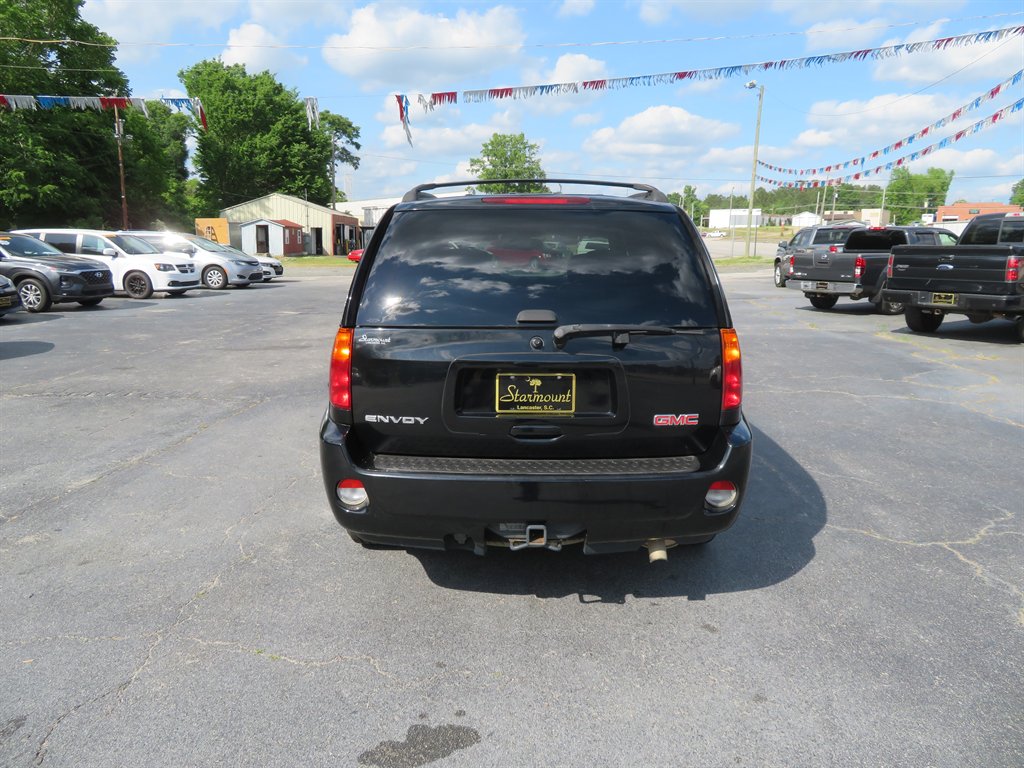 2007 GMC Envoy Denali photo