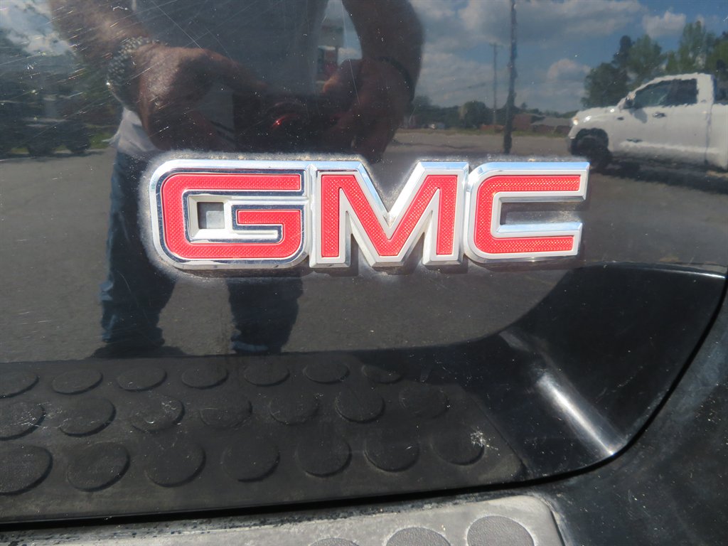 2007 GMC Envoy Denali photo