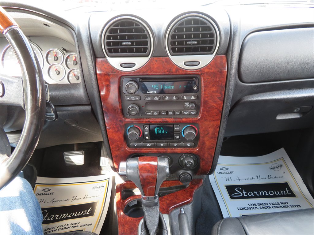 2007 GMC Envoy Denali photo