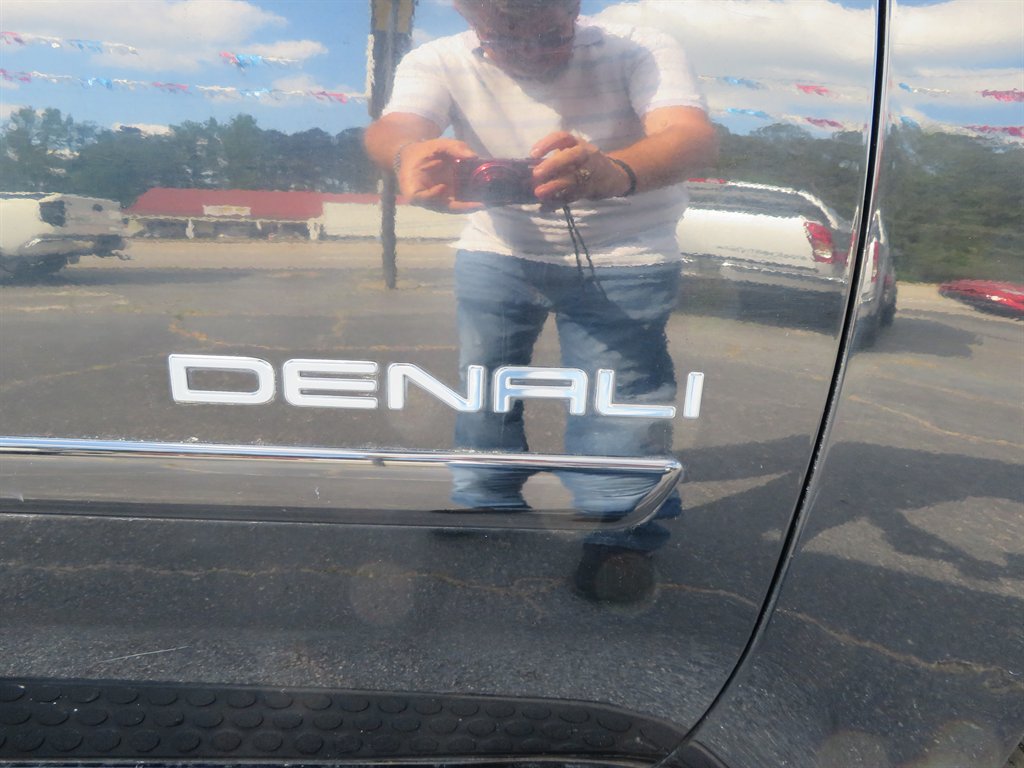 2007 GMC Envoy Denali photo