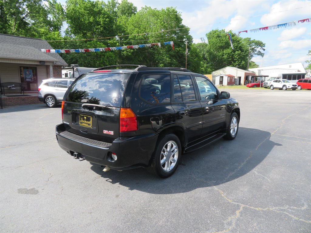 2007 GMC Envoy Denali photo