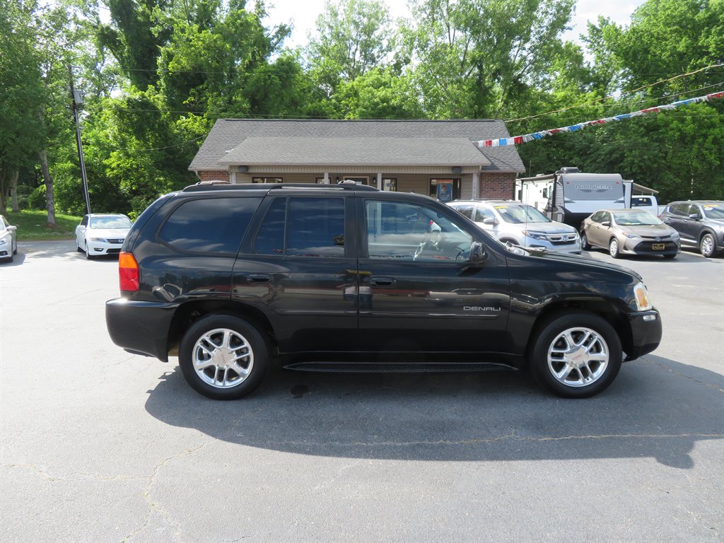 2007 GMC Envoy Denali photo