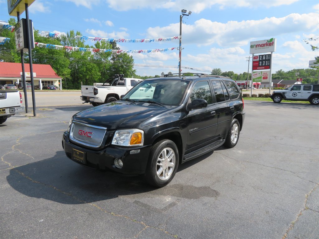 2007 GMC Envoy Denali photo