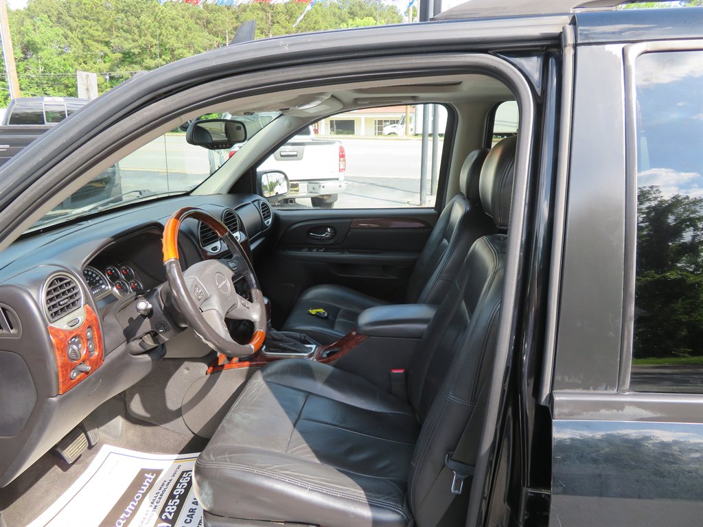 2007 GMC Envoy Denali photo