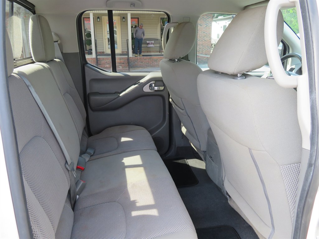 2019 Nissan Frontier SV photo