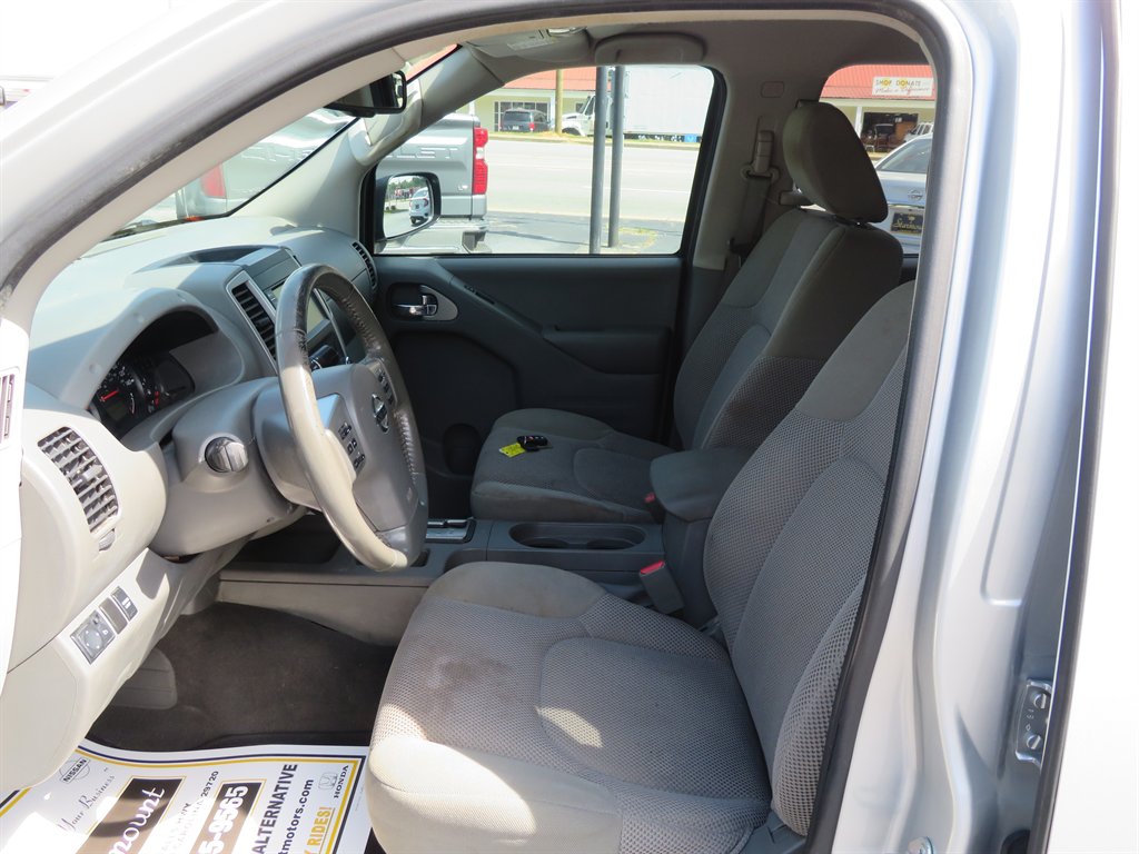 2019 Nissan Frontier SV photo