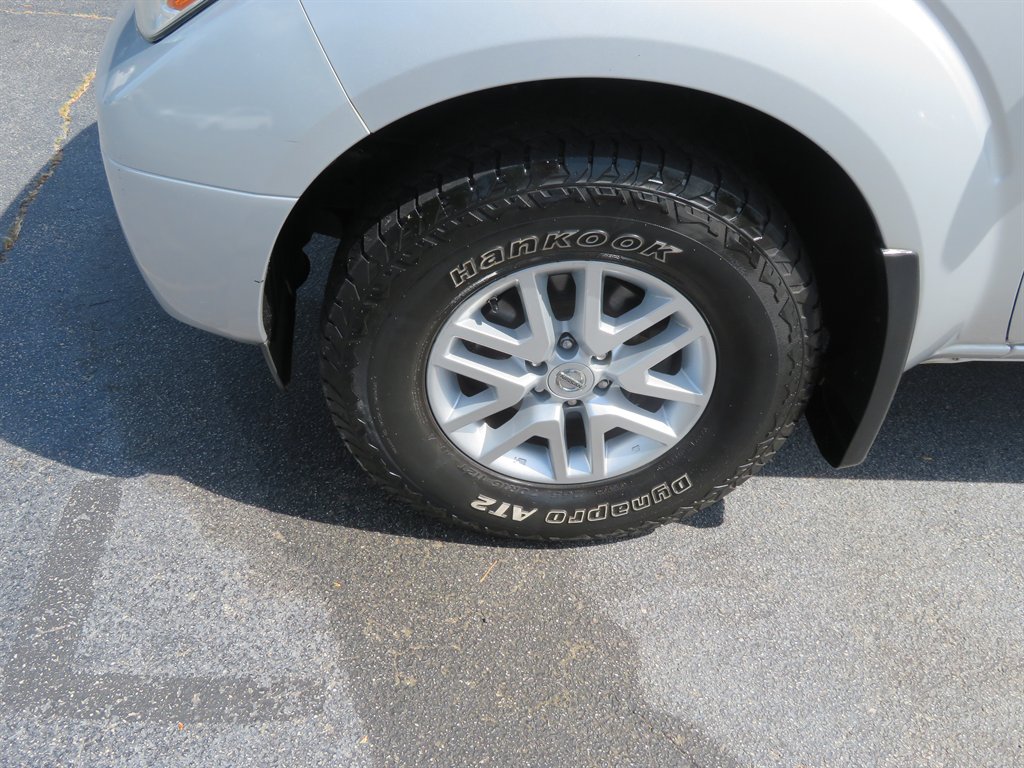 2019 Nissan Frontier SV photo