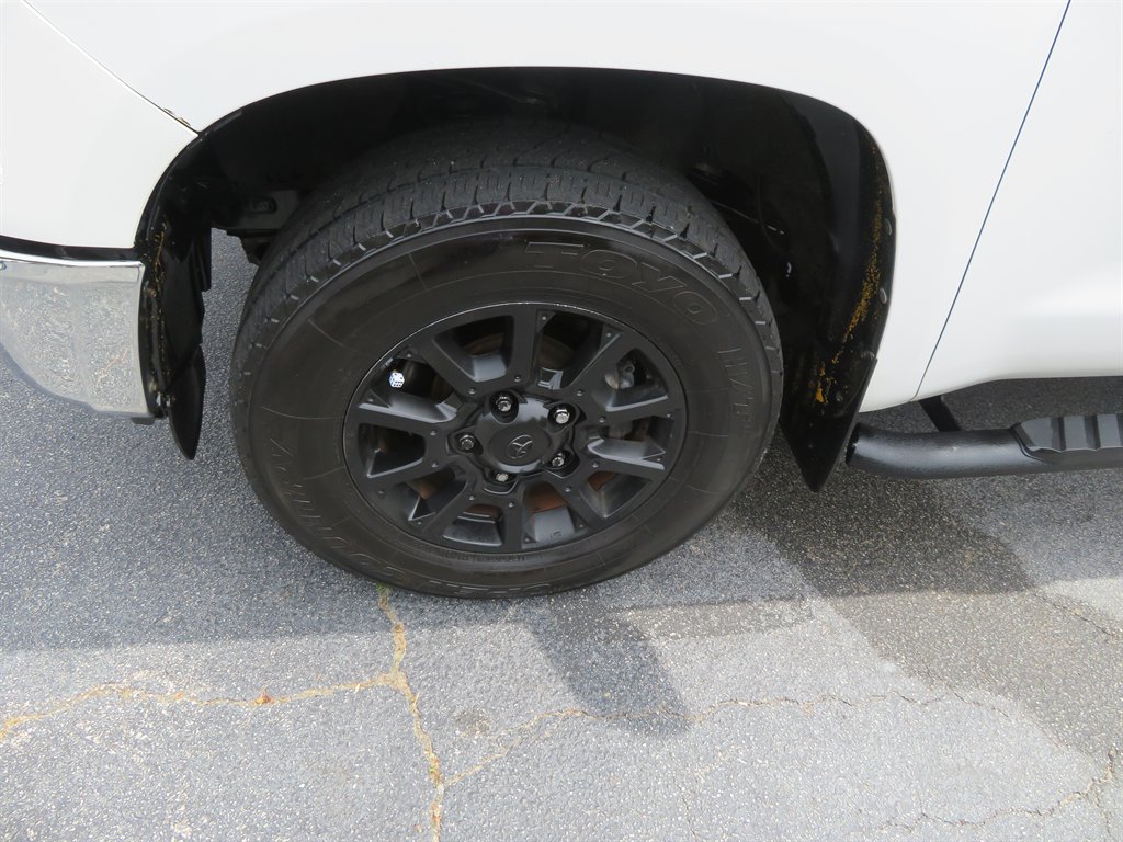 2016 Toyota Tundra SR5 photo