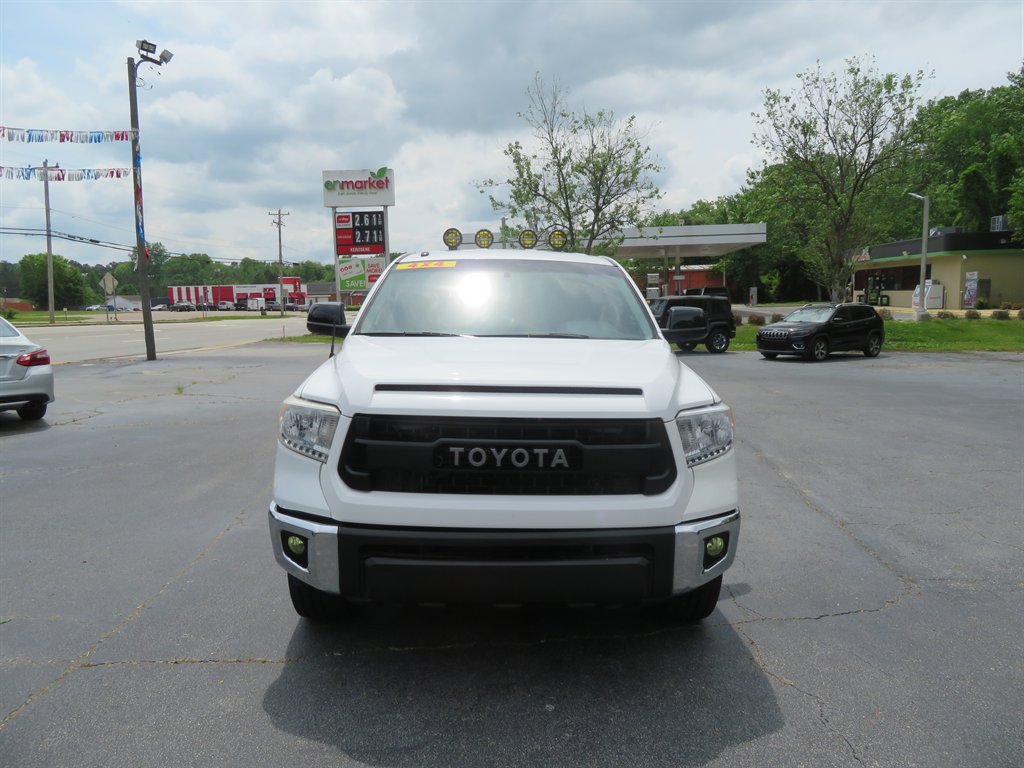 2016 Toyota Tundra SR5 photo