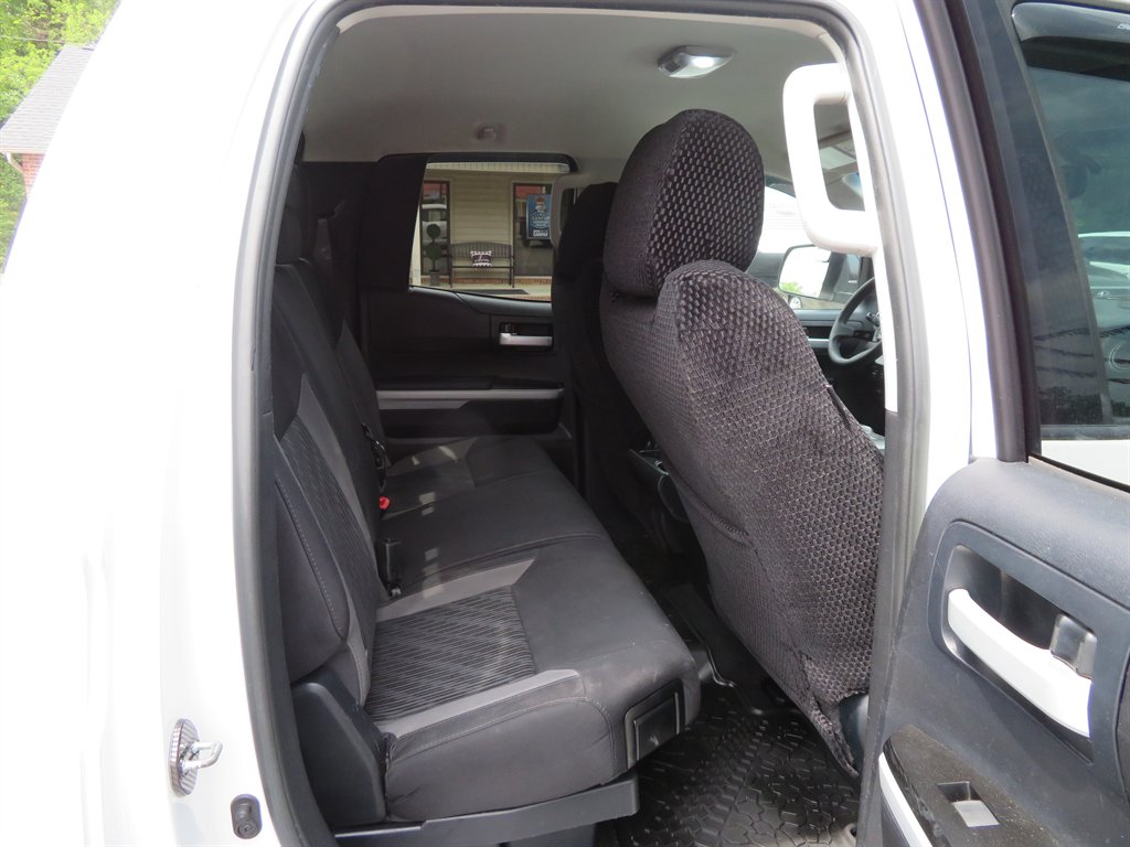 2016 Toyota Tundra SR5 photo