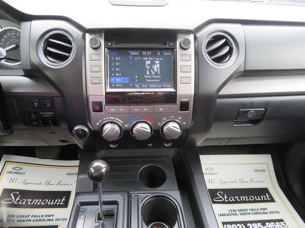 2016 Toyota Tundra SR5 photo