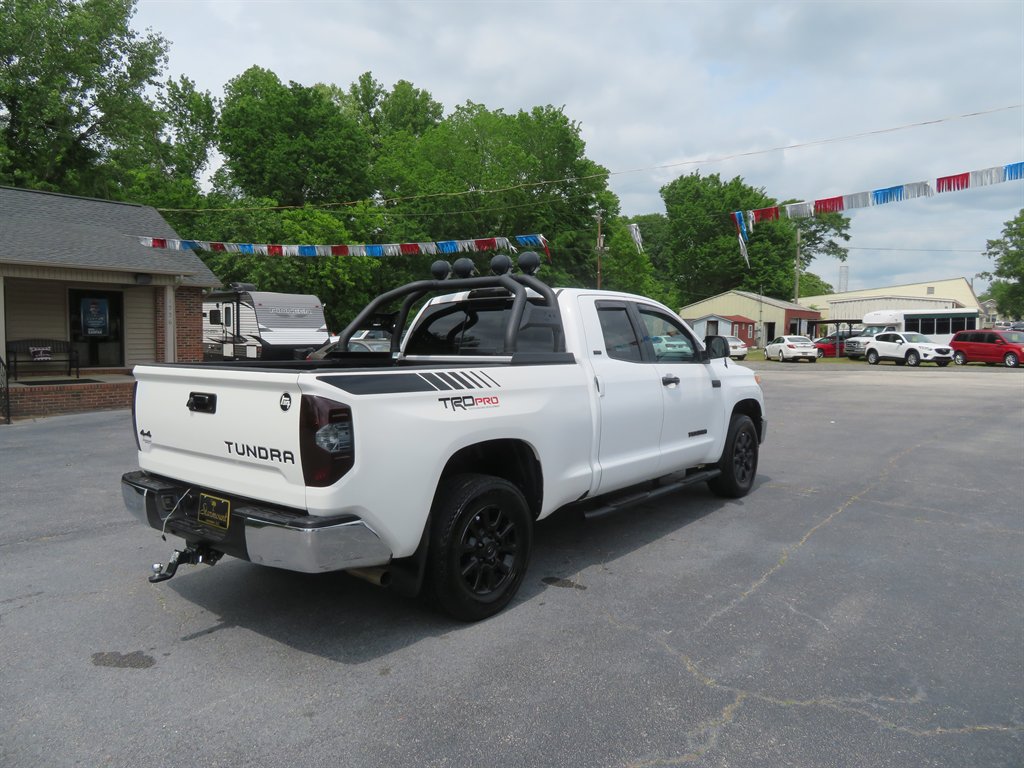 2016 Toyota Tundra SR5 photo