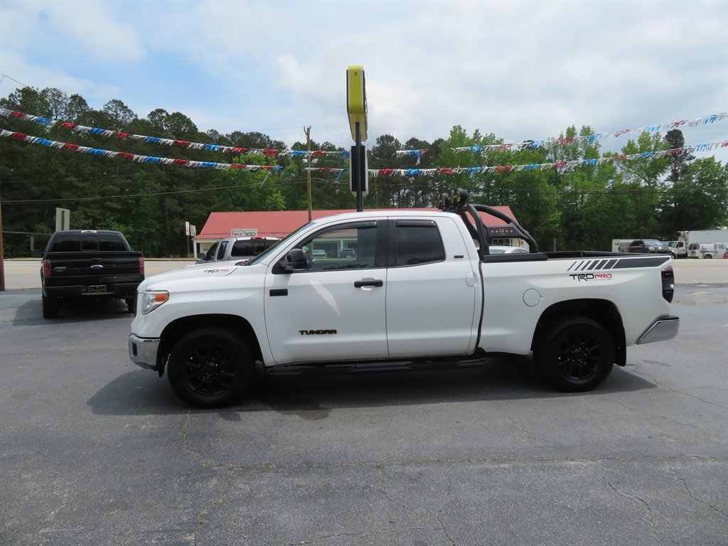 2016 Toyota Tundra SR5 photo